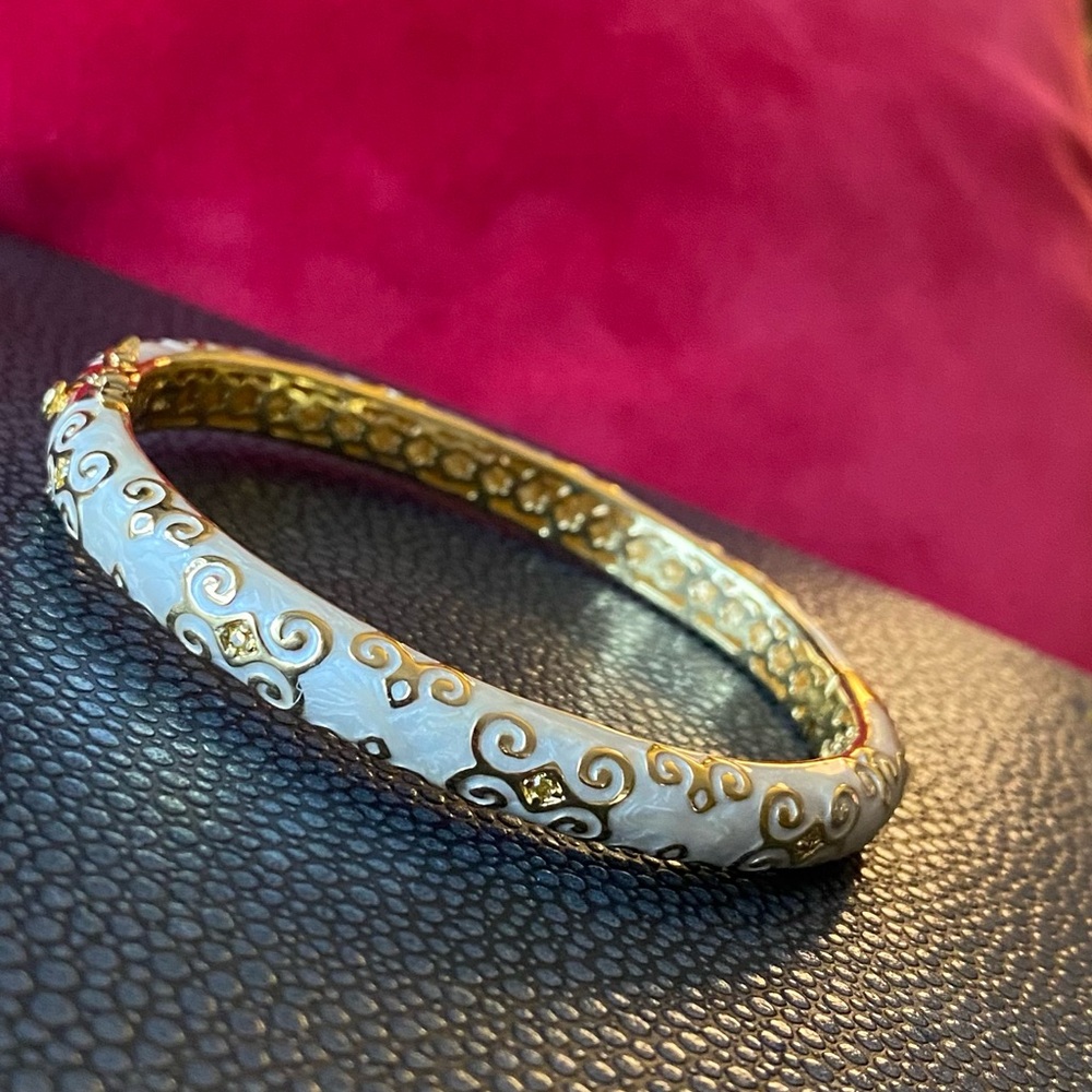 NWOT Gold and White Enamel Bangle Bracelet Lauren G Adams